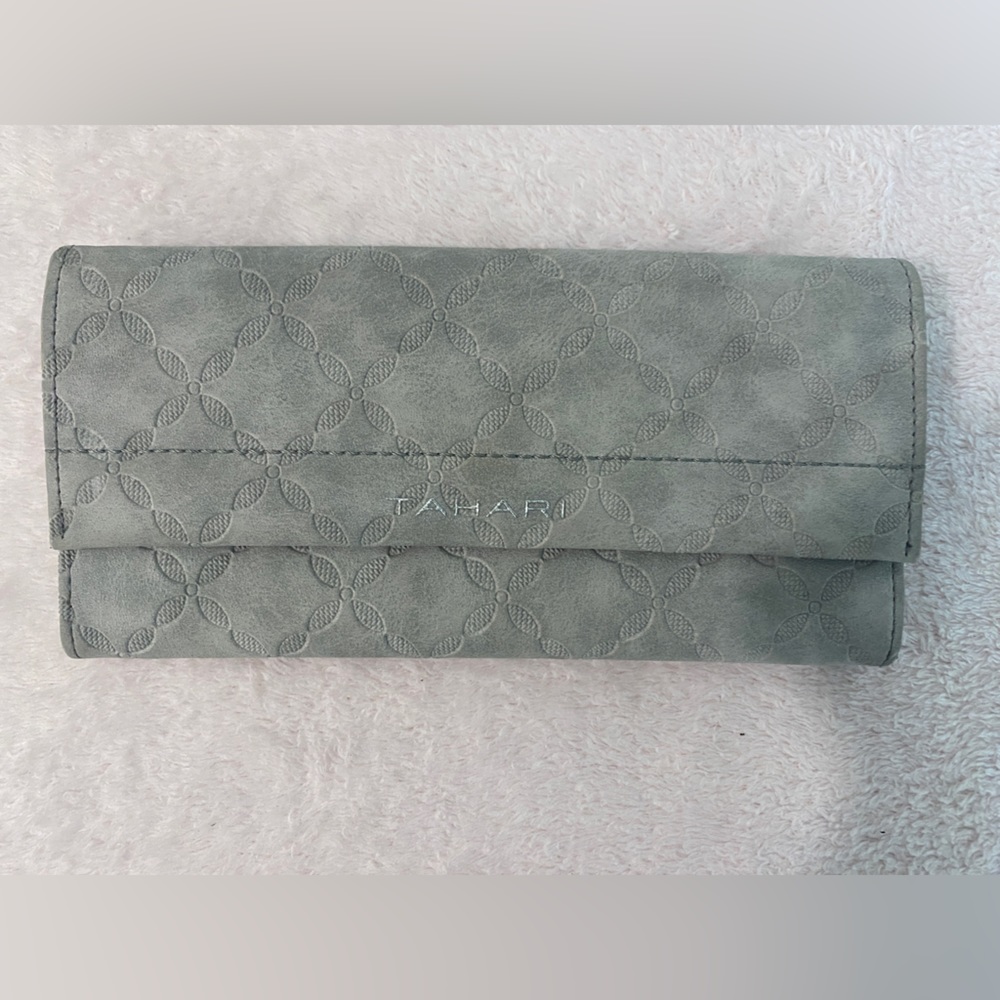 TAHARI LONG WALLET
